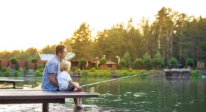 Pomysł na weekend – domek letniskowy nad jeziorem na Mazurach